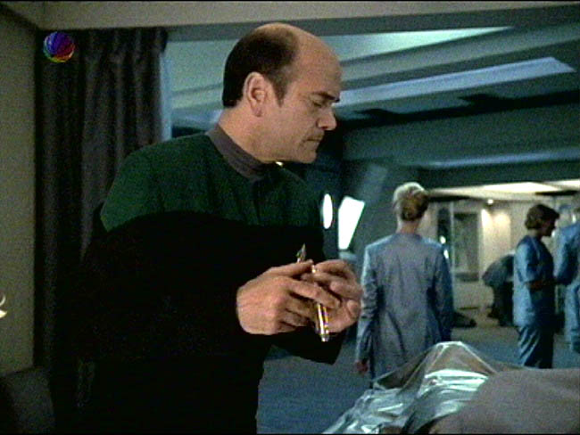 Star Trek Bilder - Voyager - Kritische Versorgung