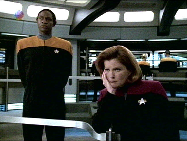 Star Trek Bilder - Voyager - Kritische Versorgung