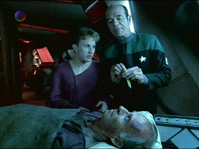 Star Trek Bilder - Voyager - Kritische Versorgung