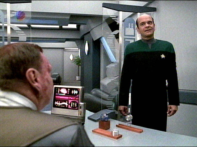 Star Trek Bilder - Voyager - Kritische Versorgung