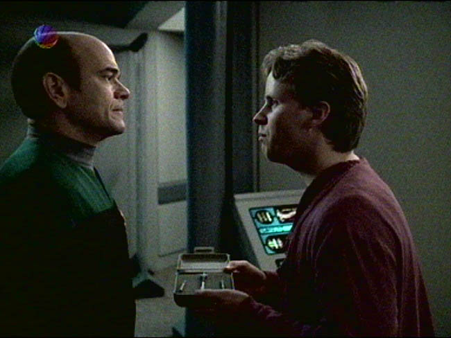 Star Trek Bilder - Voyager - Kritische Versorgung