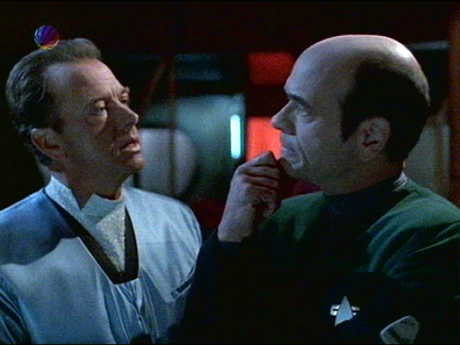Star Trek Bilder - Voyager - Kritische Versorgung