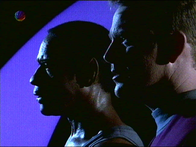 Star Trek Bilder - Voyager - Körper und Seele